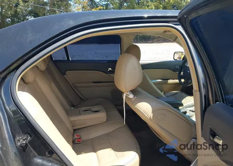 2010 Ford Fusion Sel z USA, uszkodzony, nr VIN 3FAHP0JG3AR392411